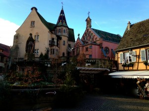 Eguisheim avec la statue de pape Léon IX!